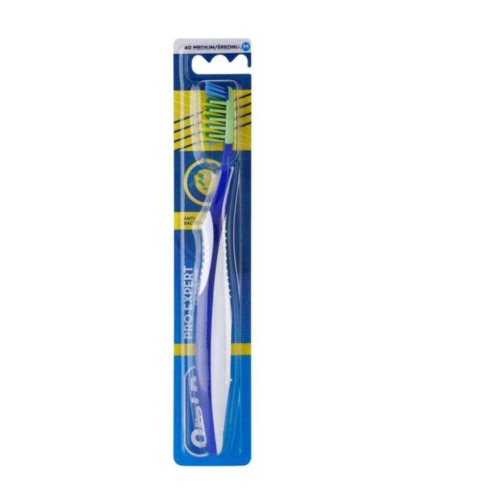 Oral-B Brosse a dent Pro-Expert 3D Clean Souple Oral-B Brosse a dent Pro-Expert 3D Clean Souple