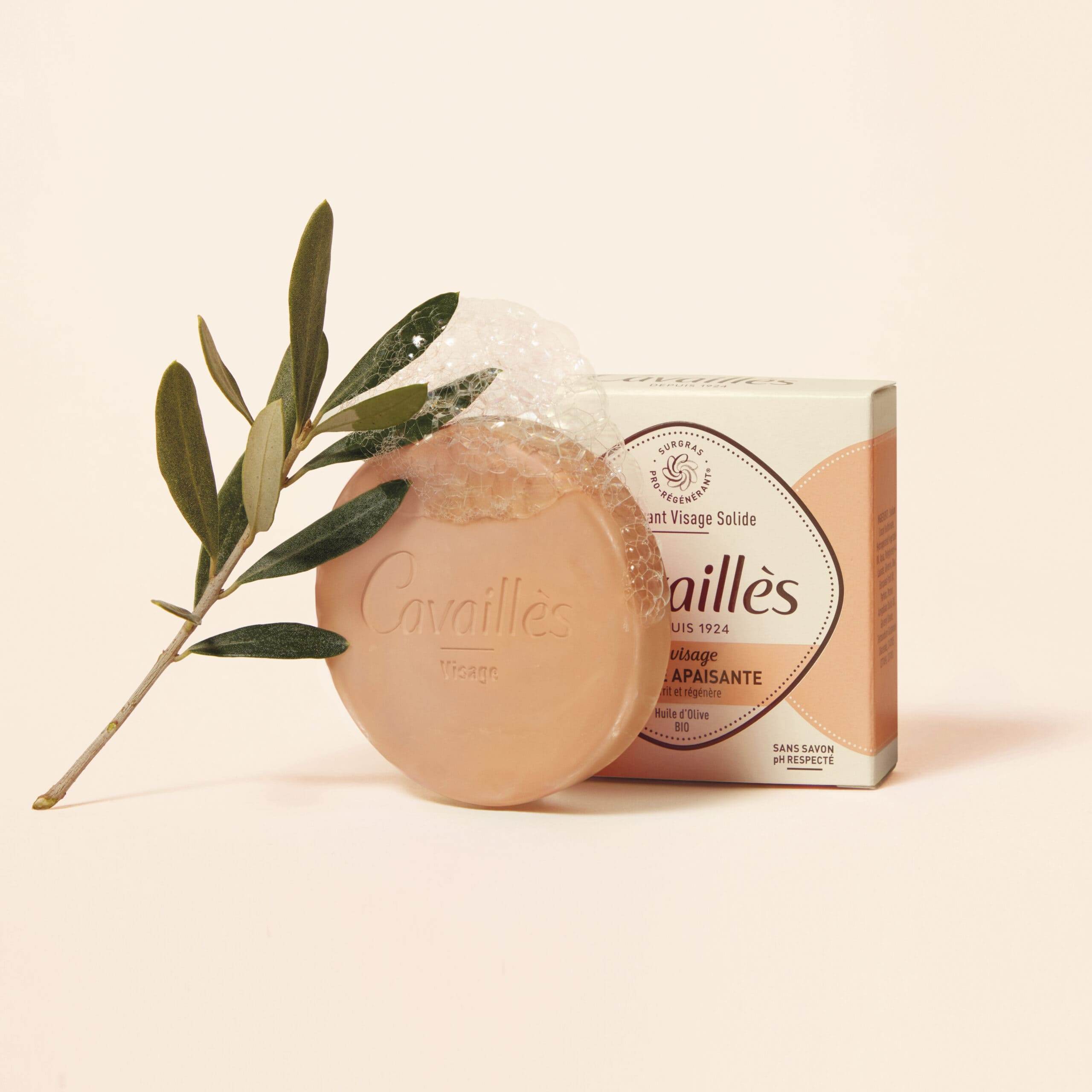 PACKSHOT_MOUSSE_1-Nova-para-prix-Maroc ROGE CAVAILLES NETTOYANT VISAGE SOLIDE MOUSSE APAISANTE 70G – Image 1