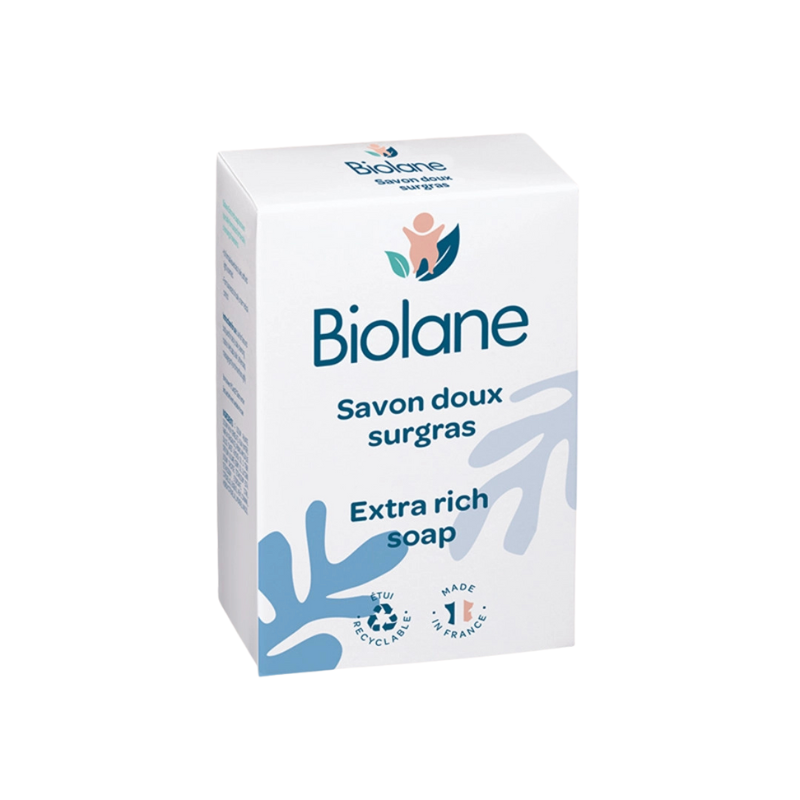 biolane-savon-doux-surgras-150g-nettoyant-naturel-peau-sensible-bebe-et-enfant_202510220243381-nova-para-pharmacie-maroc-prix-livraison BIOLANE Savon Doux 150g Savon Surgras Bébé Nettoyage Doux – Image 1